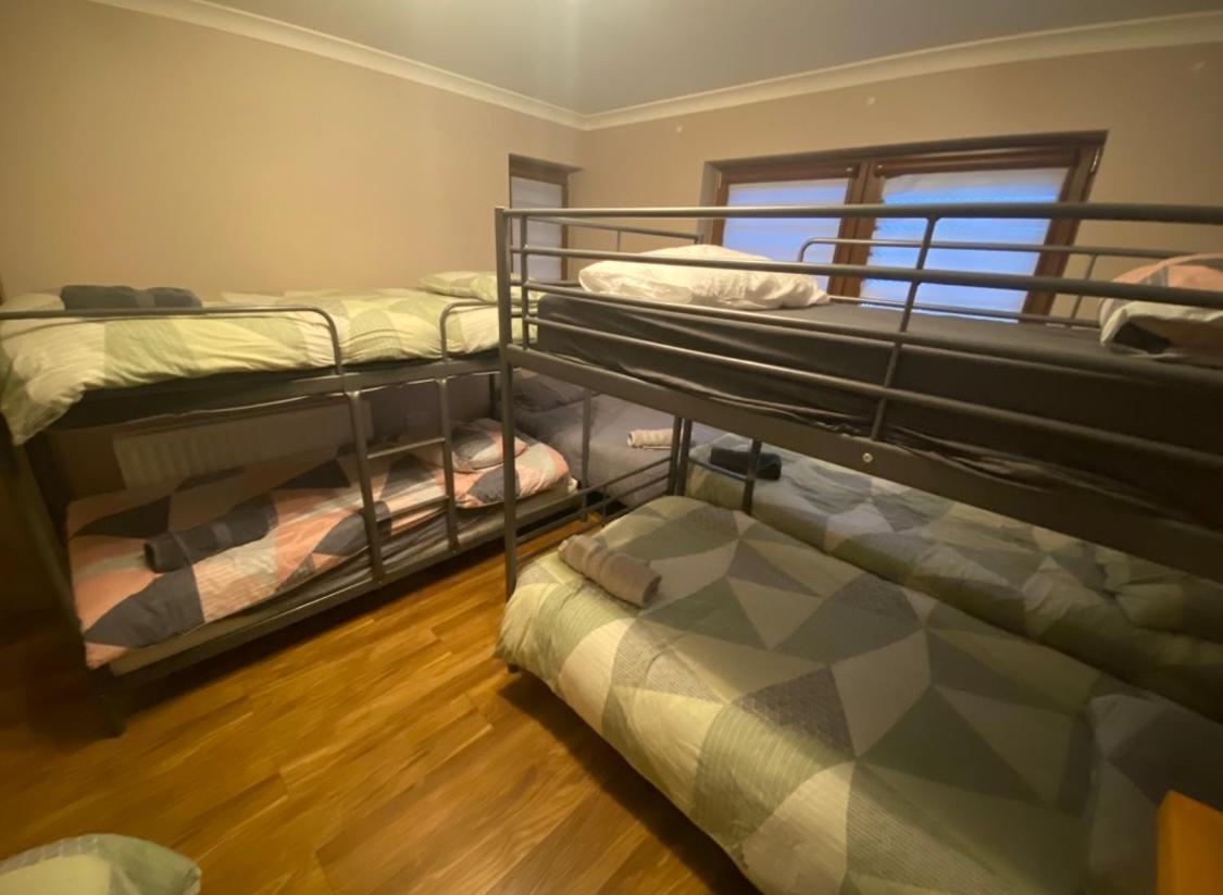 Dorm Room 5-6 People Shared Bathroom Outside Room 더블린 외부 사진