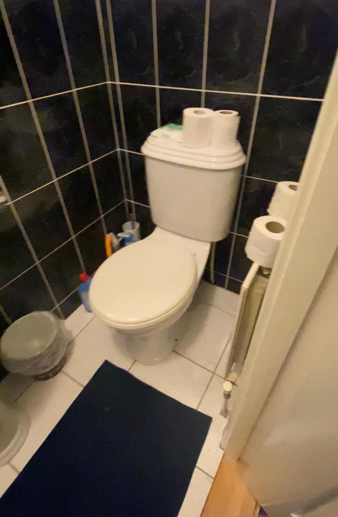 Dorm Room 5-6 People Shared Bathroom Outside Room 더블린 외부 사진