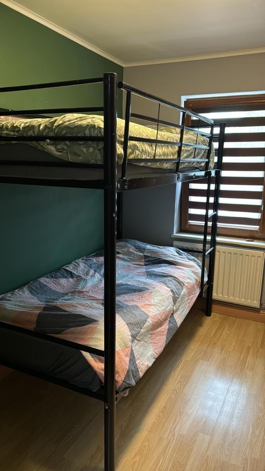 Dorm Room 5-6 People Shared Bathroom Outside Room 더블린 외부 사진